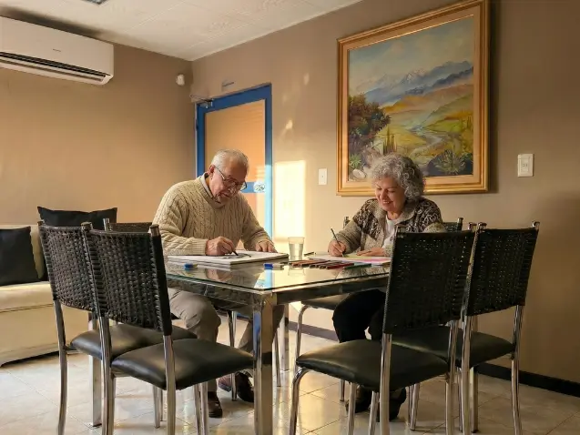 Comedor preparado para residentes